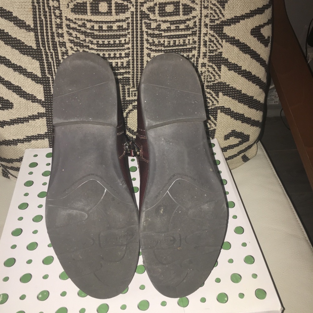 Brick Grained Leather Boots - Picture 2 of 7